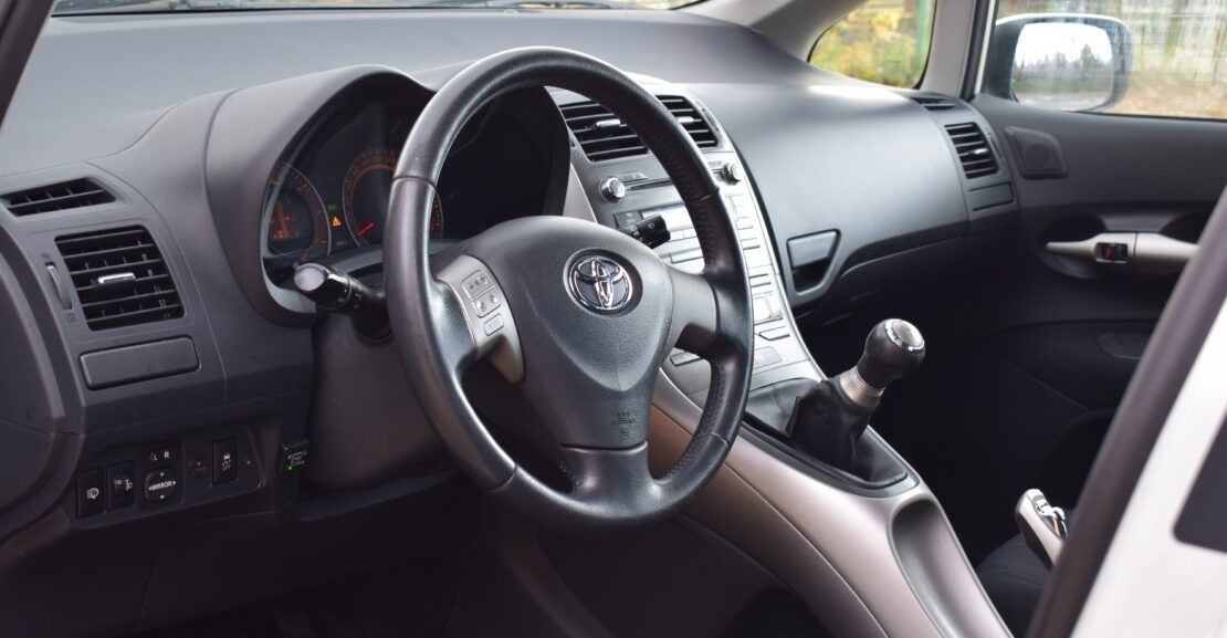 <b>Toyota Auris 1.6i Benzīns/gāze 2008.G, AR 0% PIRMO IEMAKSU</b>