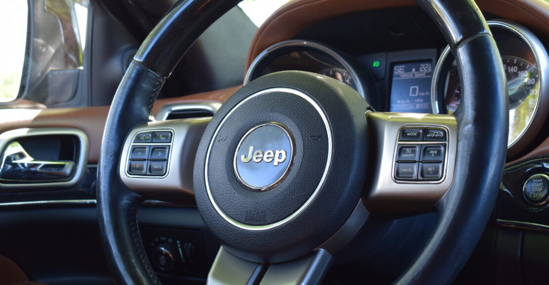 <b>Jeep Grand Cherokee, Overland 2012.G 3.0D 177KW, NOBRAUKUMS TIKKAI 175 000 KM</b>